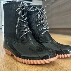 Duck boots